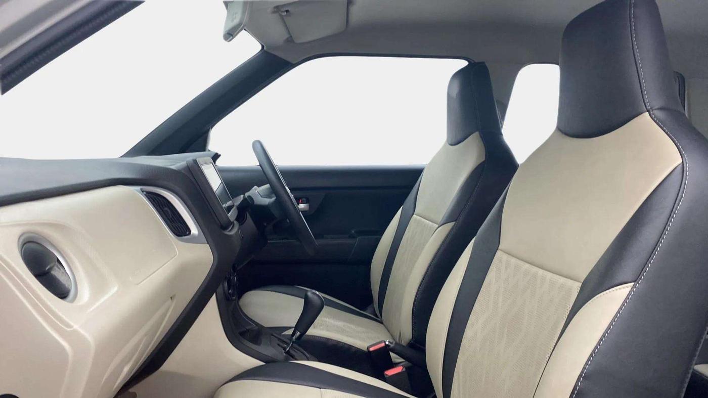 2021 Maruti New Wagon-R ZXI 1.2 AMT, Petrol, Automatic, 28,523 km, Right Side Front Door Cabin