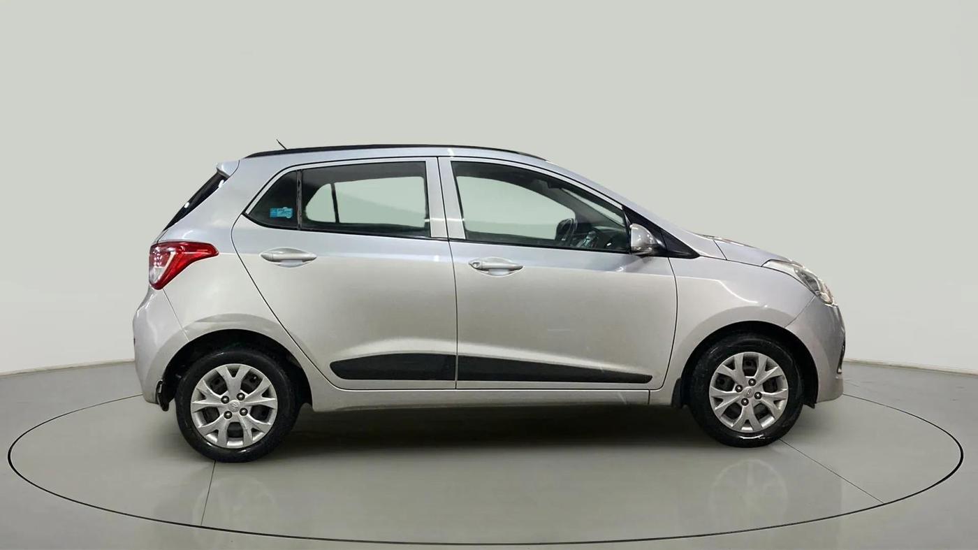 2016 Hyundai Grand i10 SPORTZ 1.2 KAPPA VTVT, Petrol, Manual, 42,451 km, Right Side View