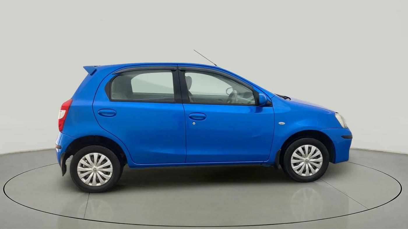 2013 Toyota Etios Liva G, Petrol, Manual, 50,372 km, Right Side
