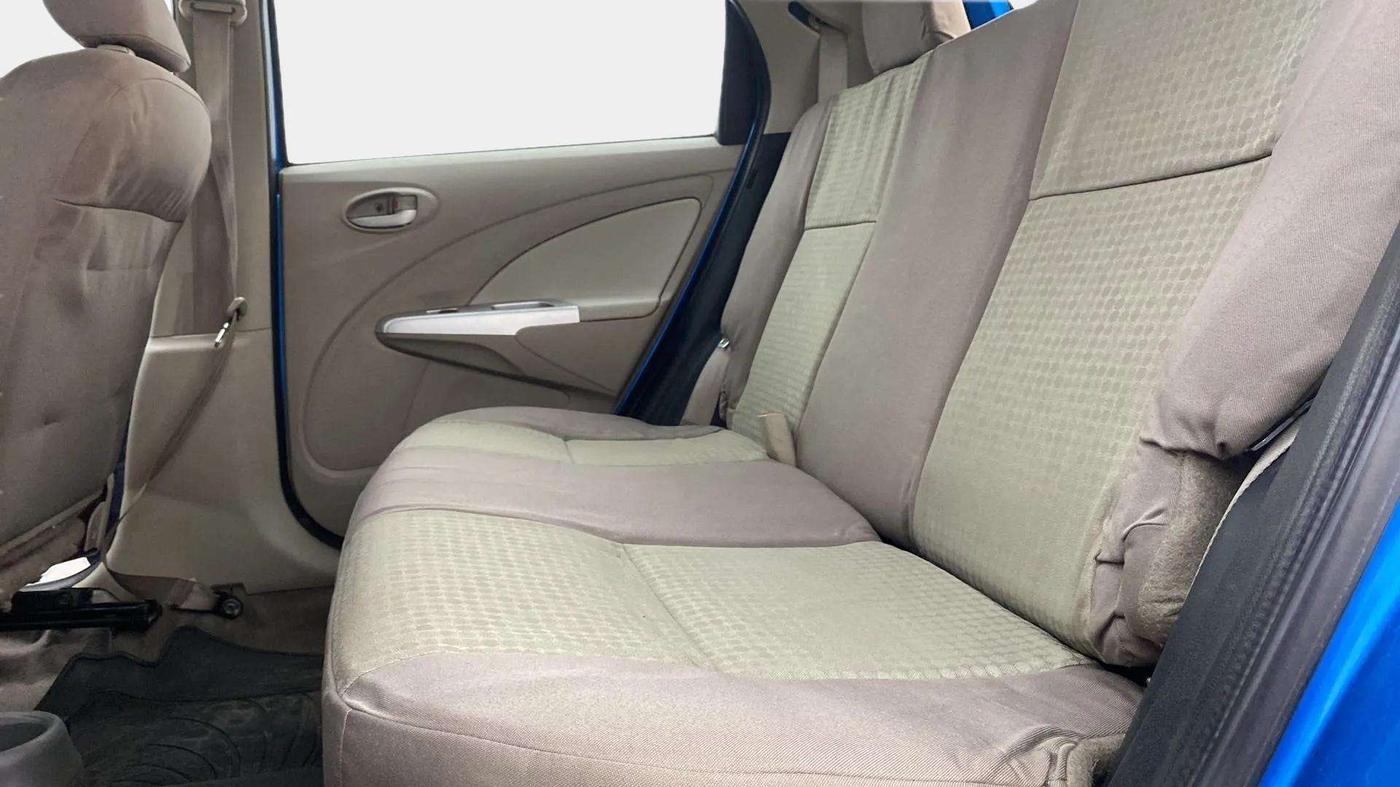 2013 Toyota Etios Liva G, Petrol, Manual, 50,372 km, Right Side Rear Door Cabin