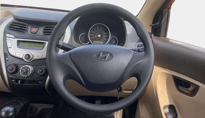 2015 Hyundai Eon MAGNA +, Petrol, Manual, 37,010 km, Steering Wheel Close Up