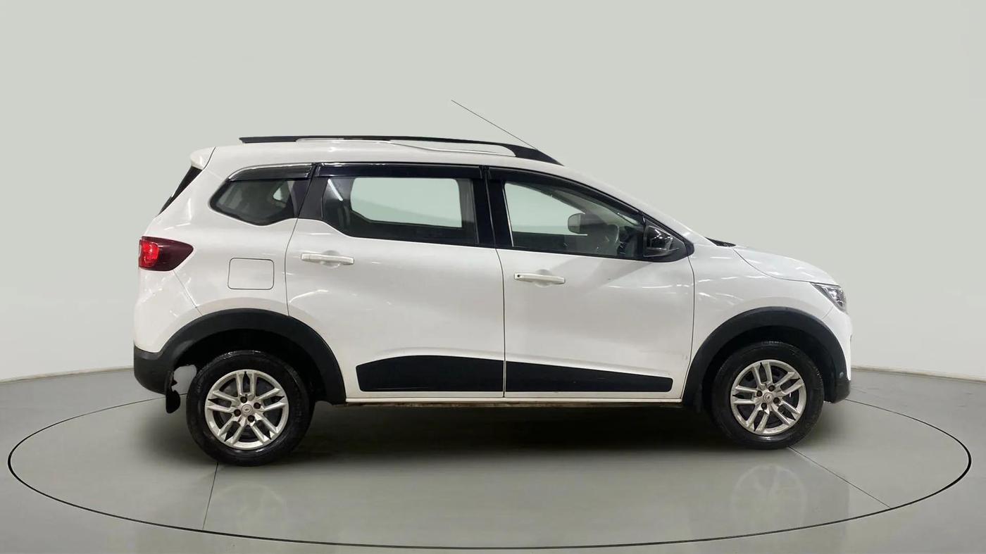 2021 Renault TRIBER RXT, Petrol, Manual, 73,186 km, Right Side View