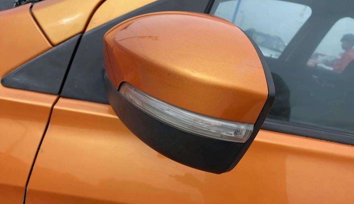 2016 Tata Tiago XZ PETROL, Petrol, Manual, 64,779 km, Left rear-view mirror - Indicator light has minor damage