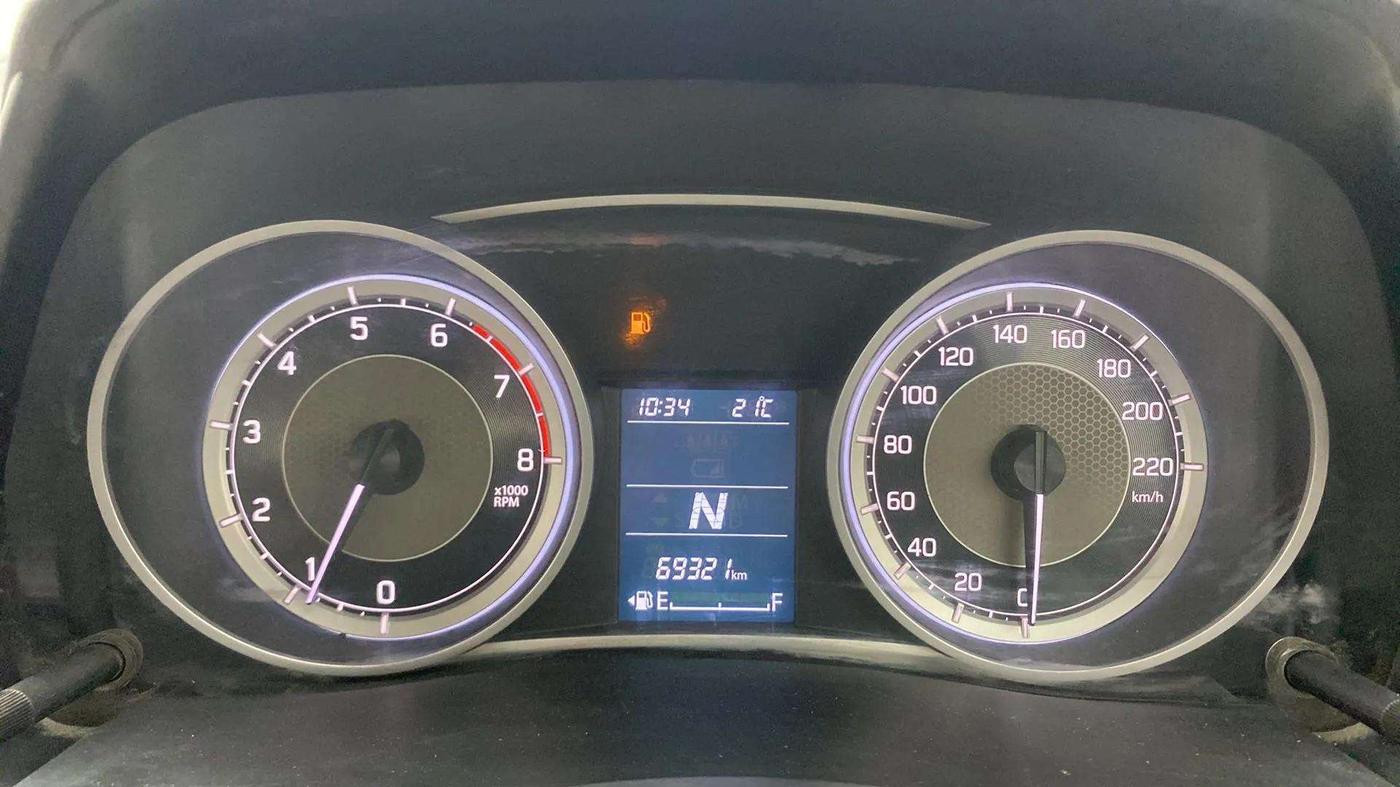 2019 Maruti Dzire VXI AMT, Petrol, Automatic, 69,889 km, Odometer Image