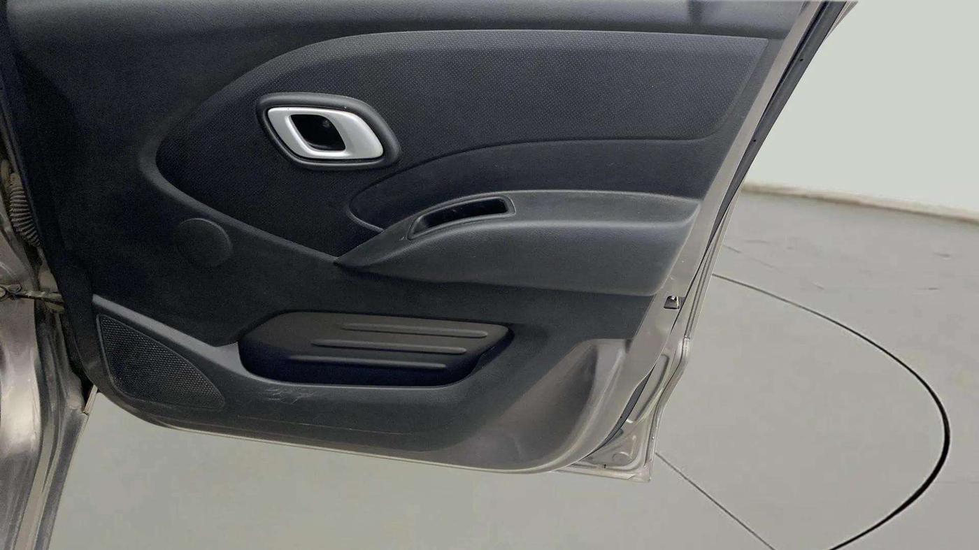 2018 Datsun Redi Go T(O) 1.0 AMT, Petrol, Automatic, 18,849 km, Driver Side Door Panels Control