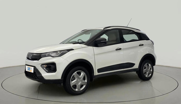 2023 Tata NEXON XMA SUNROOF PETROL, Petrol, Automatic, 6,894 km, Left Front Diagonal