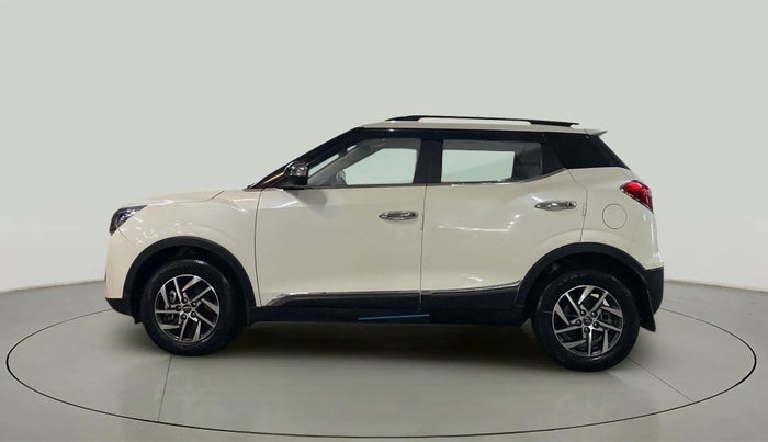 2022 Mahindra XUV300 W8 (O) 1.5 DIESEL, Diesel, Manual, 28,805 km, Left Side