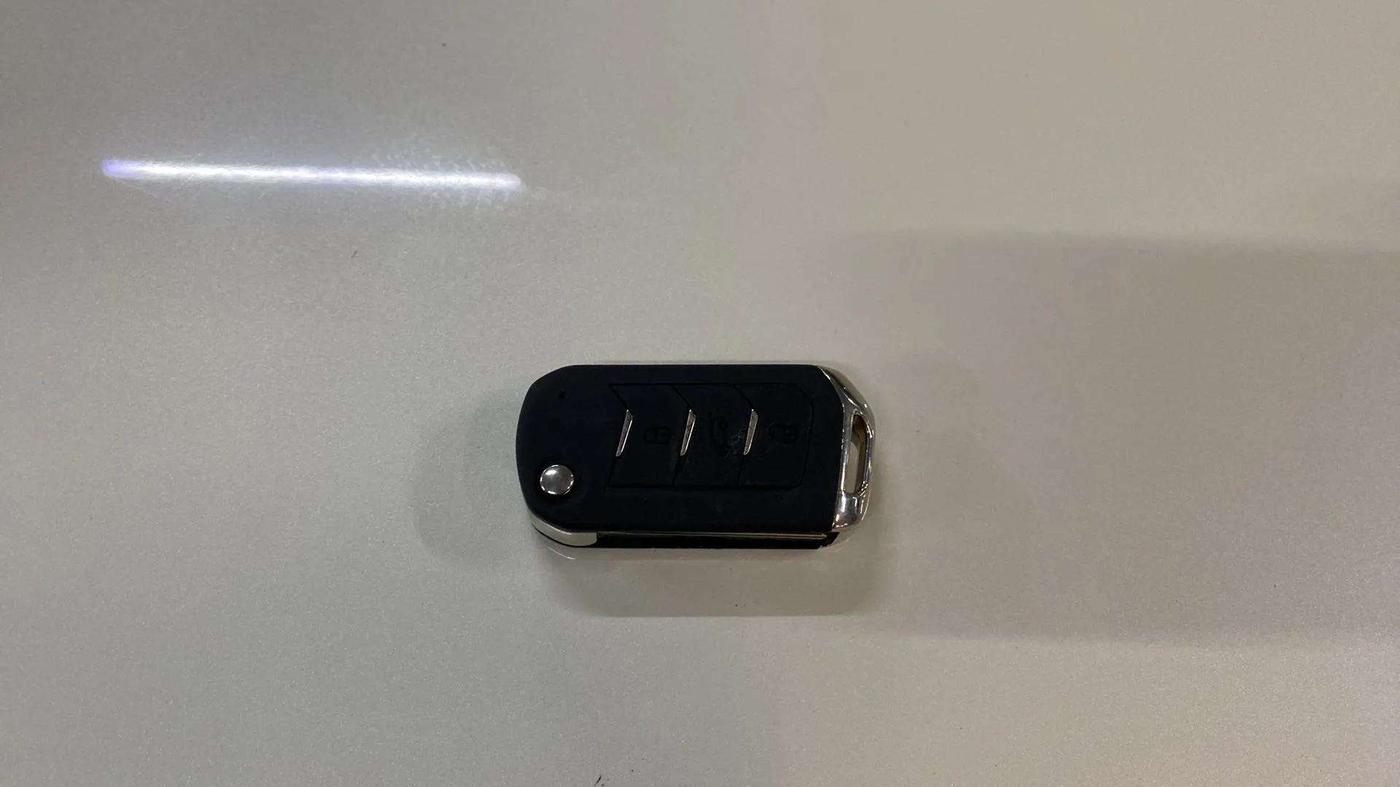 2022 Mahindra XUV300 W8 (O) 1.5 DIESEL, Diesel, Manual, 28,924 km, Key Close Up