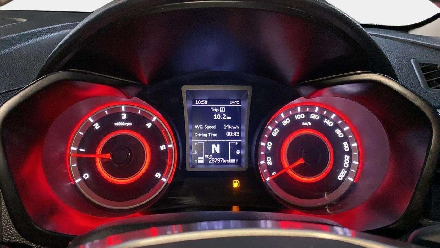 2022 Mahindra XUV300 W8 (O) 1.5 DIESEL, Diesel, Manual, 28,924 km, Odometer Image