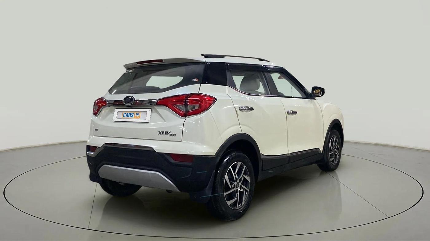 2022 Mahindra XUV300 W8 (O) 1.5 DIESEL, Diesel, Manual, 28,924 km, Right Back Diagonal