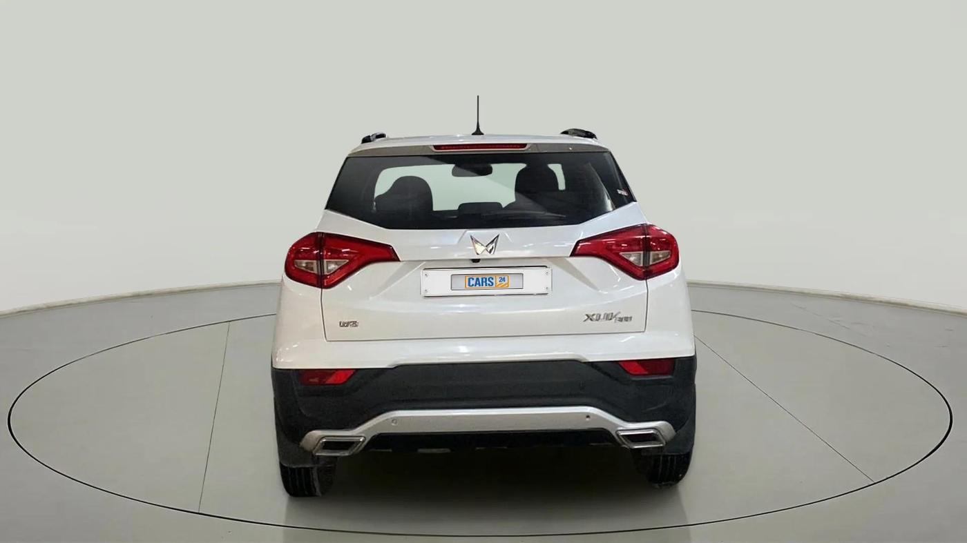2023 Mahindra XUV300 W8 (O) 1.5 DIESEL, Diesel, Manual, 24,394 km, Back/Rear