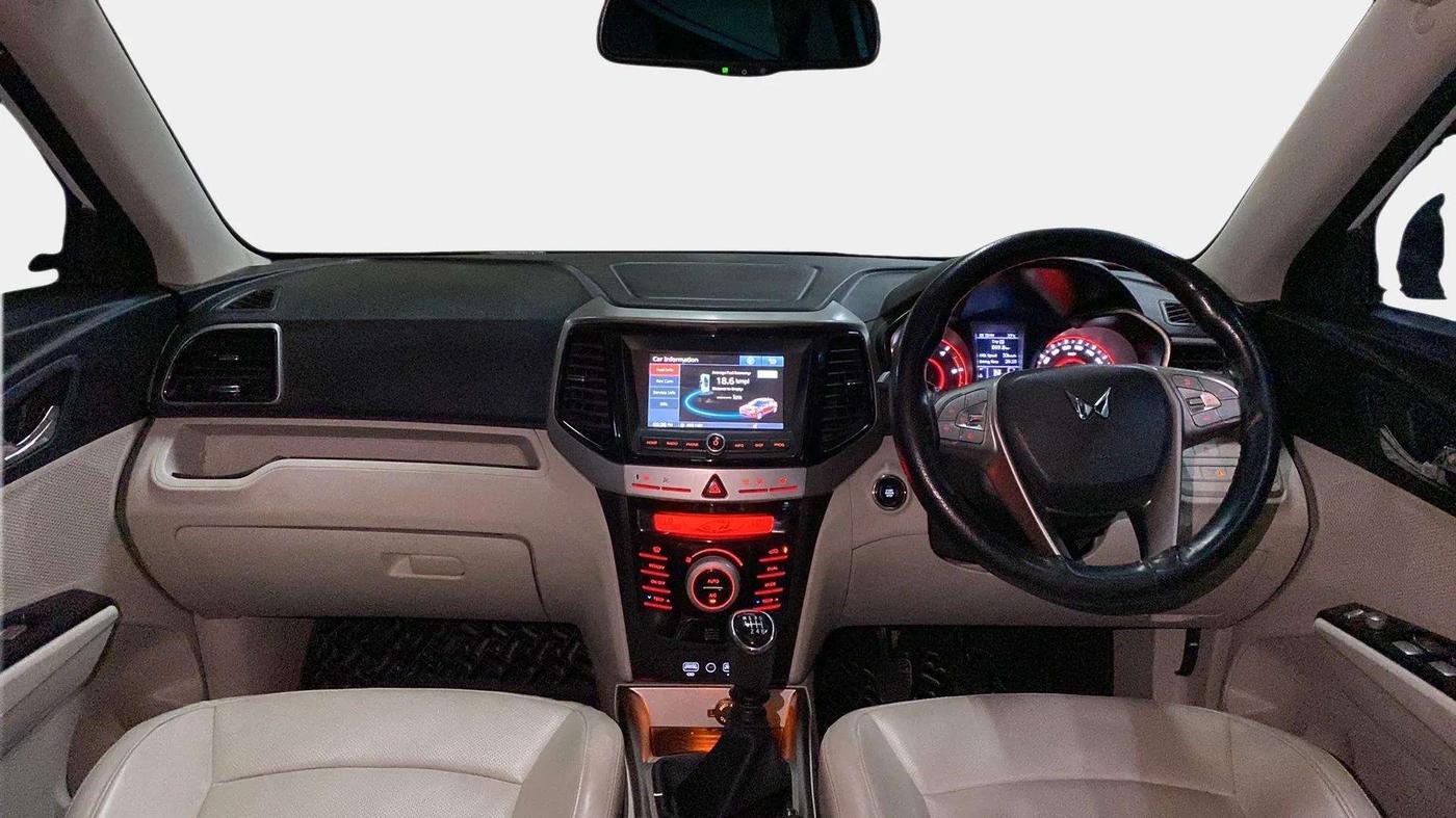 2023 Mahindra XUV300 W8 (O) 1.5 DIESEL, Diesel, Manual, 24,394 km, Dashboard