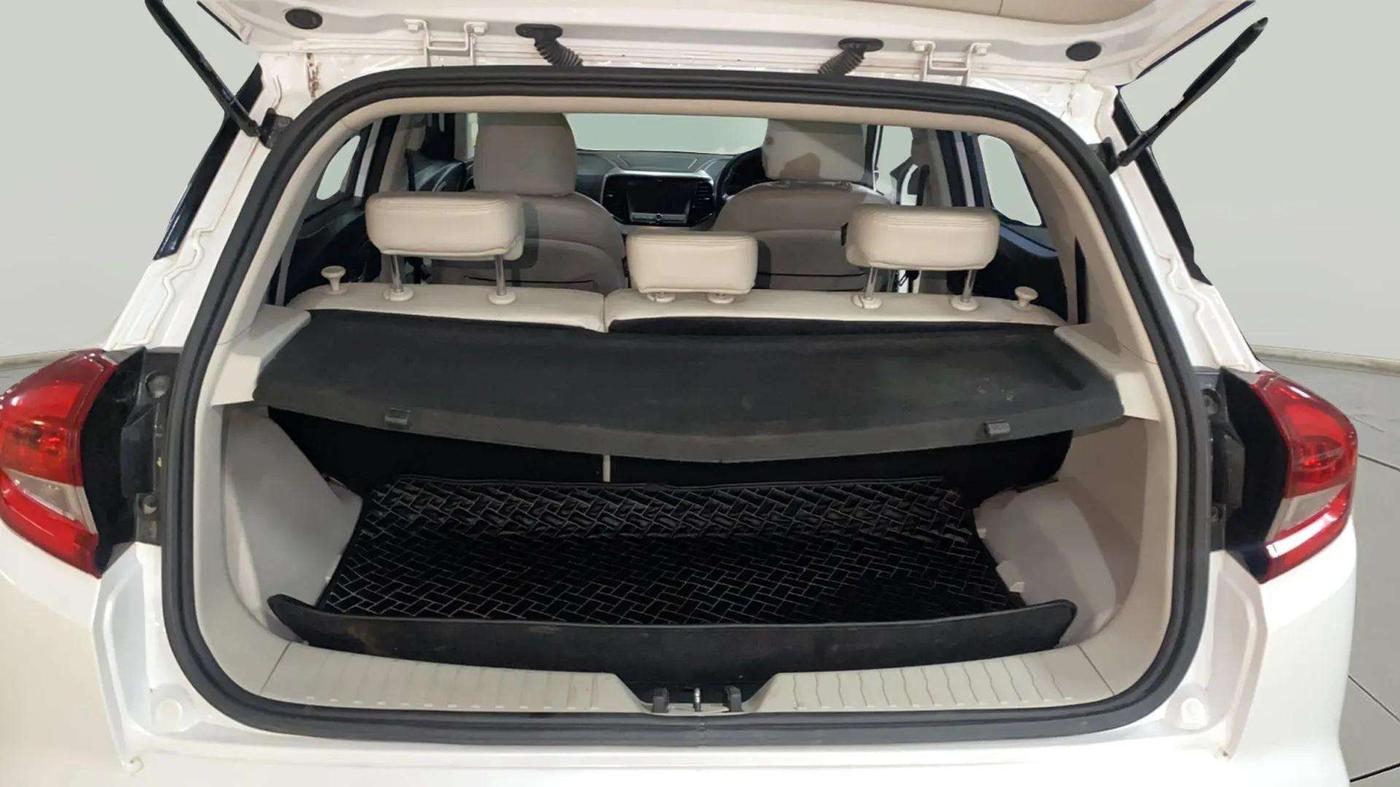 2023 Mahindra XUV300 W8 (O) 1.5 DIESEL, Diesel, Manual, 24,394 km, Boot Inside