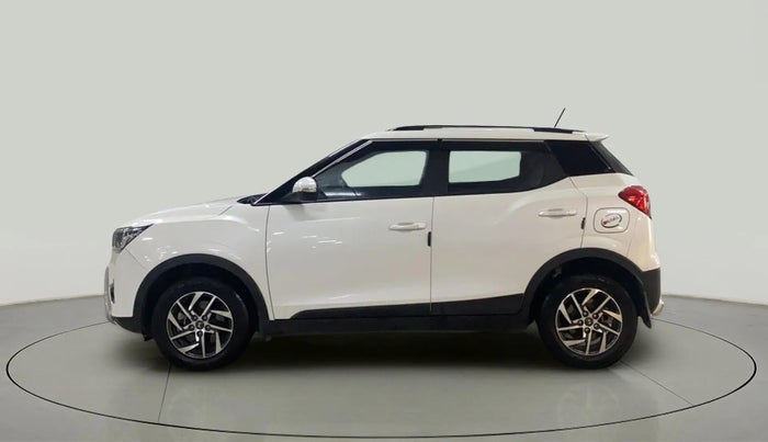 2023 Mahindra XUV300 W8 (O) 1.5 DIESEL, Diesel, Manual, 24,091 km, Left Side