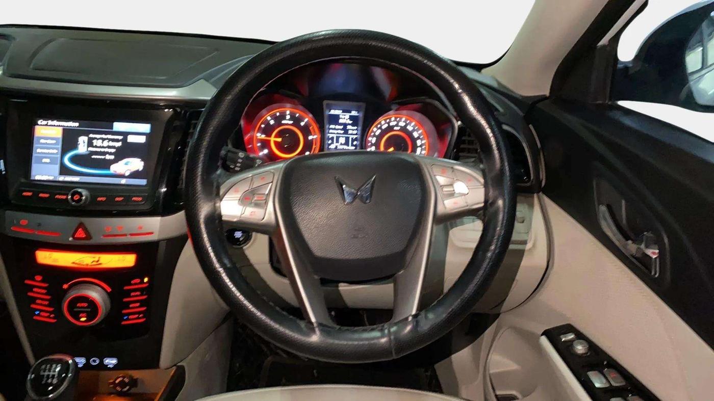 2023 Mahindra XUV300 W8 (O) 1.5 DIESEL, Diesel, Manual, 24,394 km, Steering Wheel Close Up