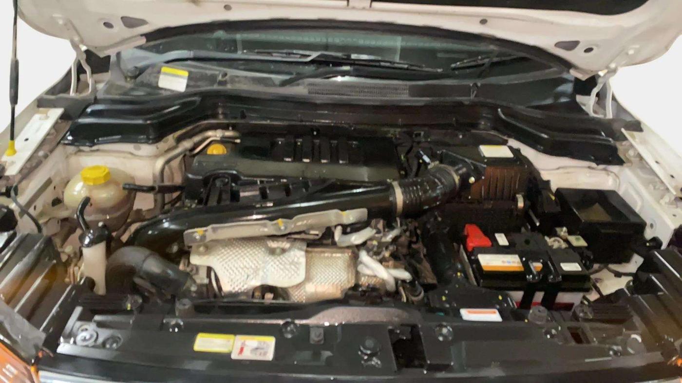 2023 Mahindra XUV300 W8 (O) 1.5 DIESEL, Diesel, Manual, 24,394 km, Open Bonet
