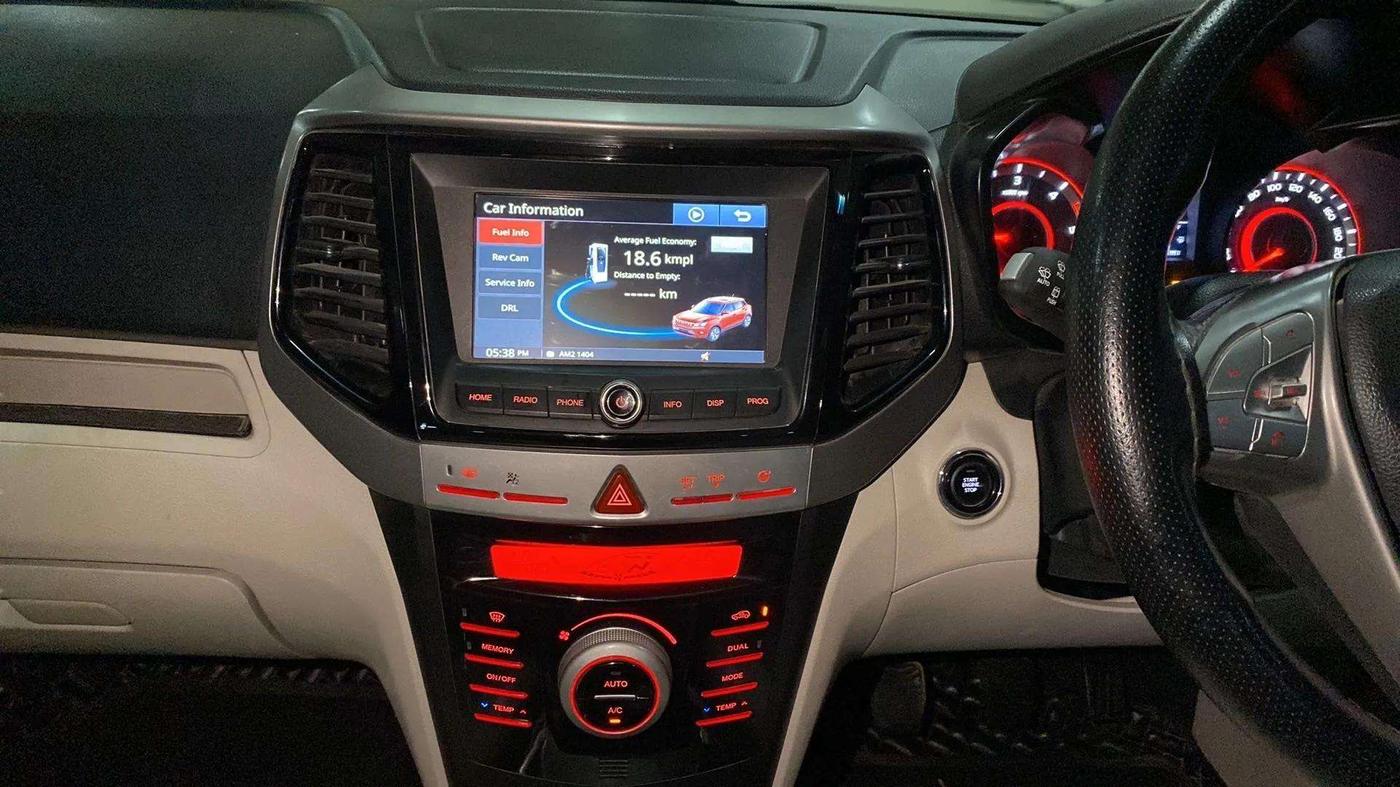 2023 Mahindra XUV300 W8 (O) 1.5 DIESEL, Diesel, Manual, 24,394 km, Air Conditioner