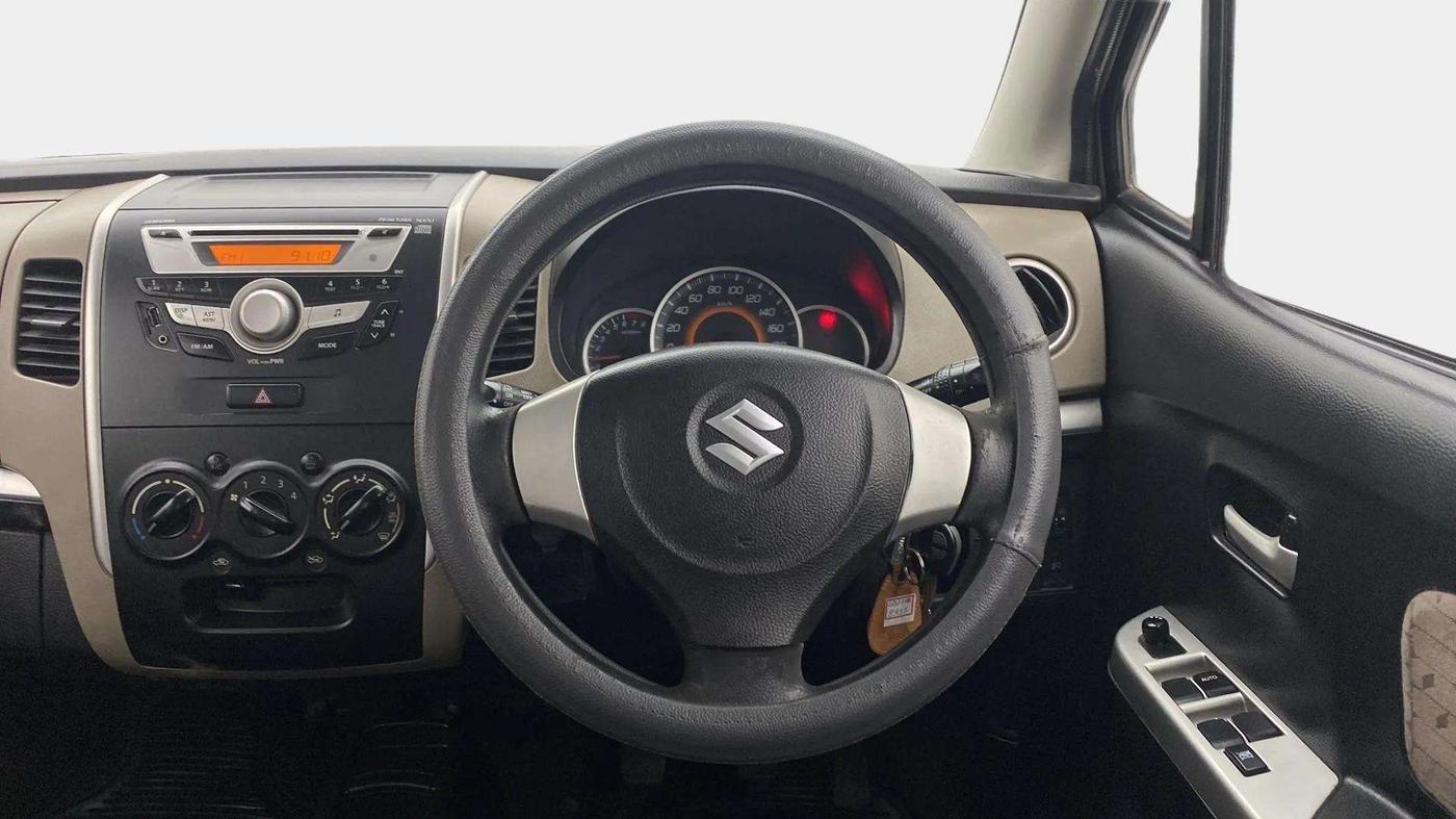 2014 Maruti Wagon R 1.0 VXI, Petrol, Manual, 71,921 km, Steering Wheel Close Up
