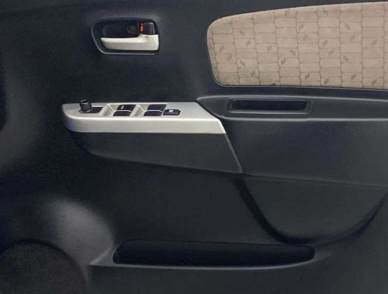 2014 Maruti Wagon R 1.0 VXI, Petrol, Manual, 71,921 km, Driver Side Door Panels Control