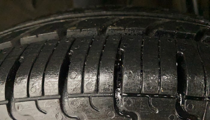 2017 Renault Kwid RXT 1.0, Petrol, Manual, 80,440 km, Right Rear Tyre Tread