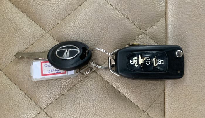 2015 Tata Zest XT PETROL, Petrol, Manual, 73,244 km, Key Close Up