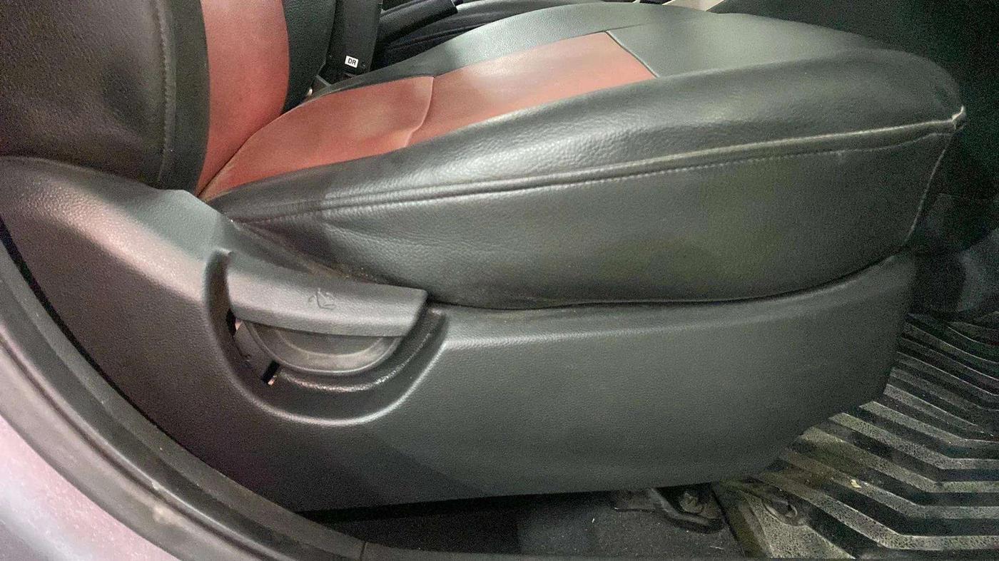 2019 Hyundai Grand i10 MAGNA 1.2 KAPPA VTVT CNG, CNG, Manual, 12,345 km, Driver Side Adjustment Panel