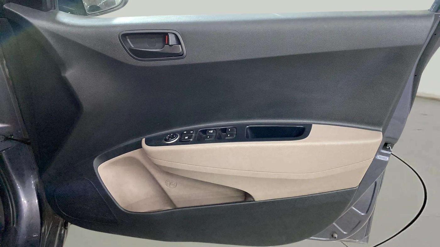 2019 Hyundai Grand i10 MAGNA 1.2 KAPPA VTVT CNG, CNG, Manual, 12,345 km, Driver Side Door Panels Control