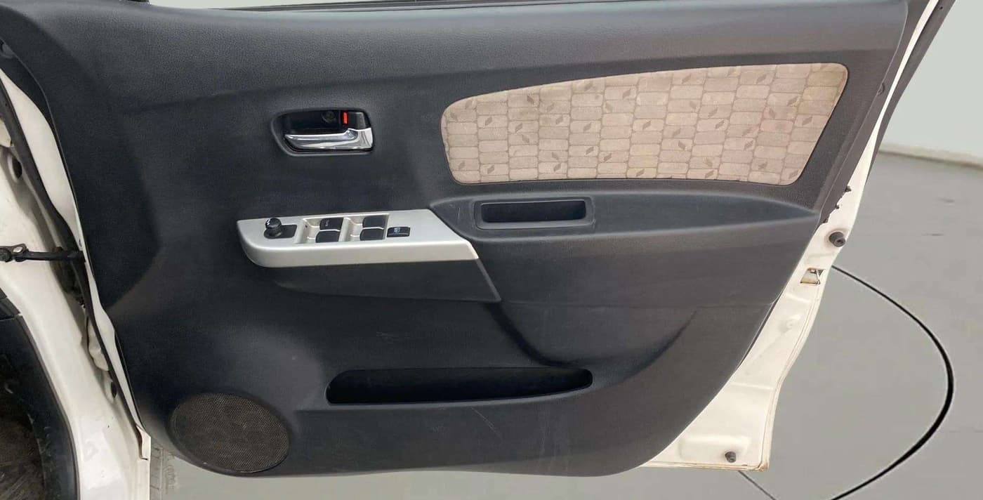 2015 Maruti Wagon R 1.0 VXI, Petrol, Manual, 52,896 km, Driver Side Door Panels Control