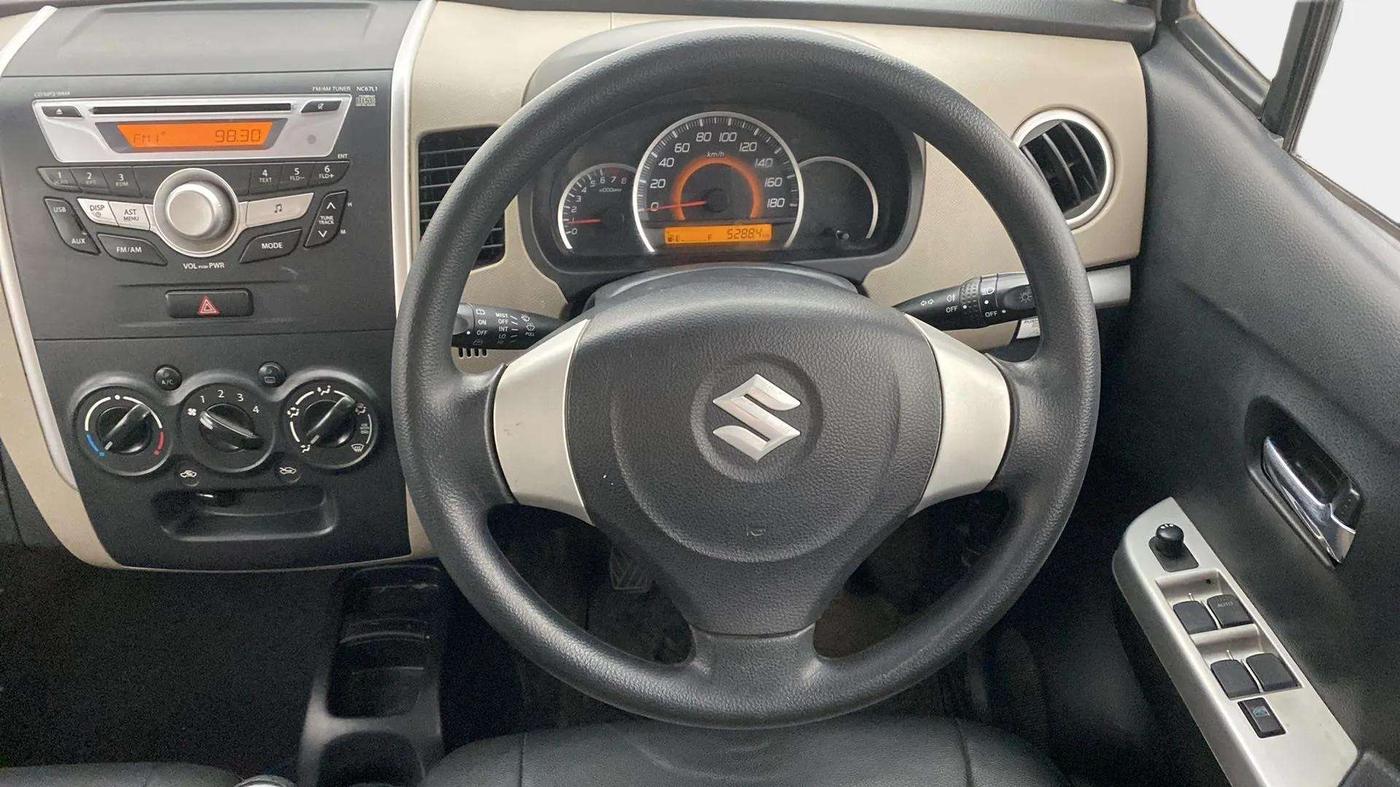 2015 Maruti Wagon R 1.0 VXI, Petrol, Manual, 52,896 km, Steering Wheel Close Up