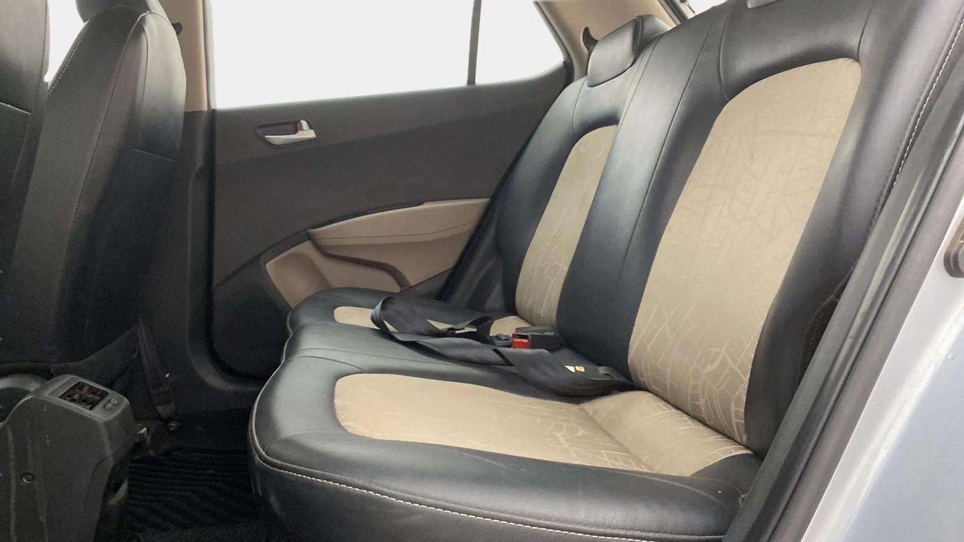2018 Hyundai Grand i10 SPORTZ AT 1.2 KAPPA VTVT, Petrol, Automatic, 34,457 km, Right Side Rear Door Cabin