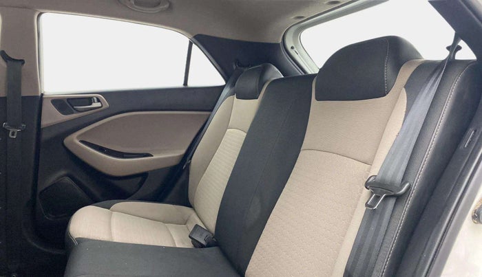 2016 Hyundai Elite i20 MAGNA 1.2, Petrol, Manual, 81,586 km, Right Side Rear Door Cabin