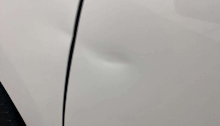 2016 Hyundai Elite i20 MAGNA 1.2, Petrol, Manual, 81,586 km, Front passenger door - Slightly dented