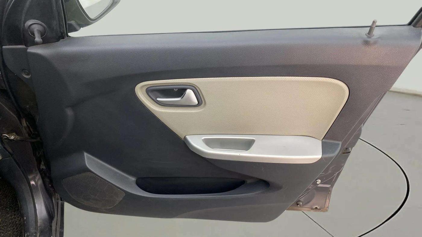 2016 Maruti Alto K10 VXI AMT, Petrol, Automatic, 71,355 km, Driver Side Door Panels Control