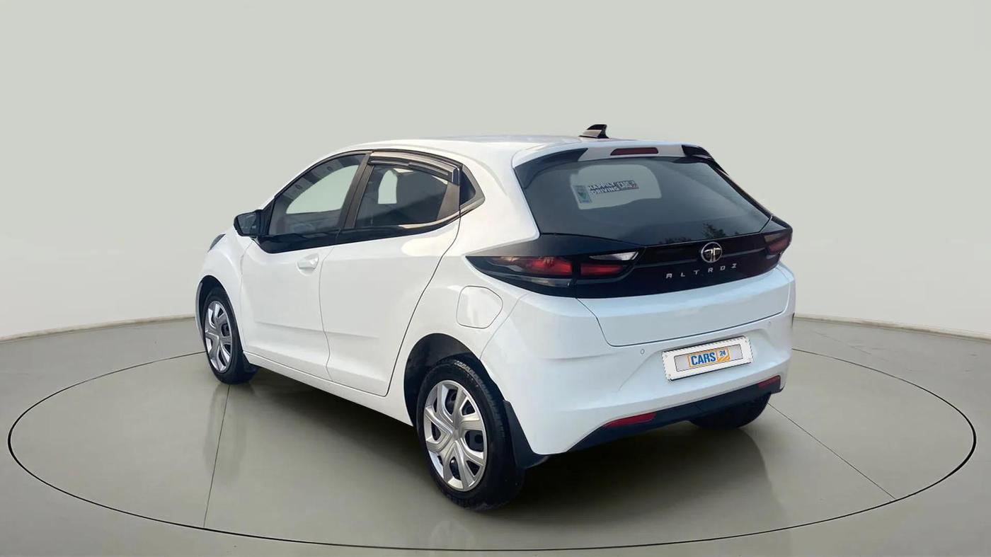 2024 Tata ALTROZ XM PLUS SUNROOF, Petrol, Manual, 10,592 km, Left Back Diagonal