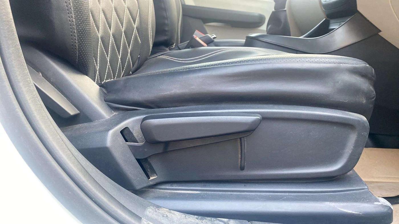2024 Tata ALTROZ XM PLUS SUNROOF, Petrol, Manual, 10,592 km, Driver Side Adjustment Panel
