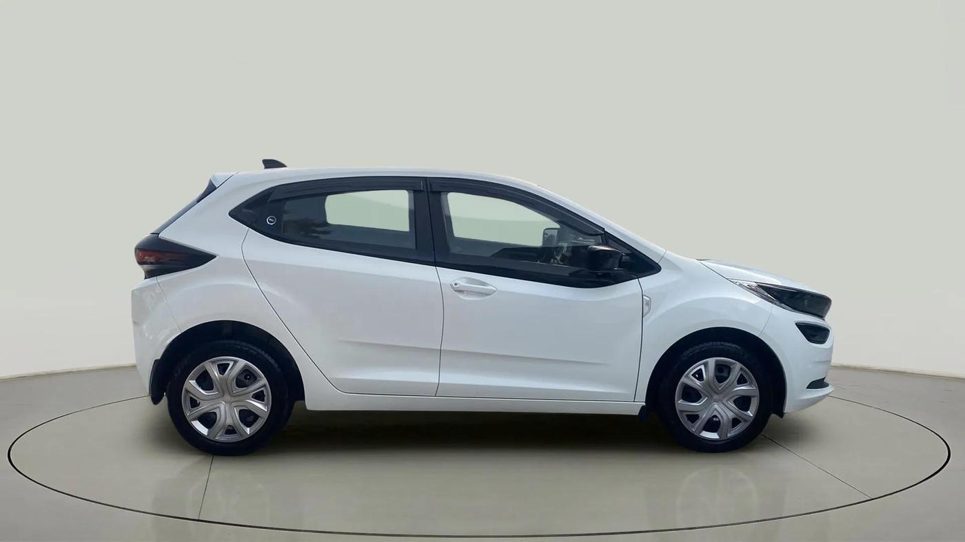 2024 Tata ALTROZ XM PLUS SUNROOF, Petrol, Manual, 10,592 km, Right Side View