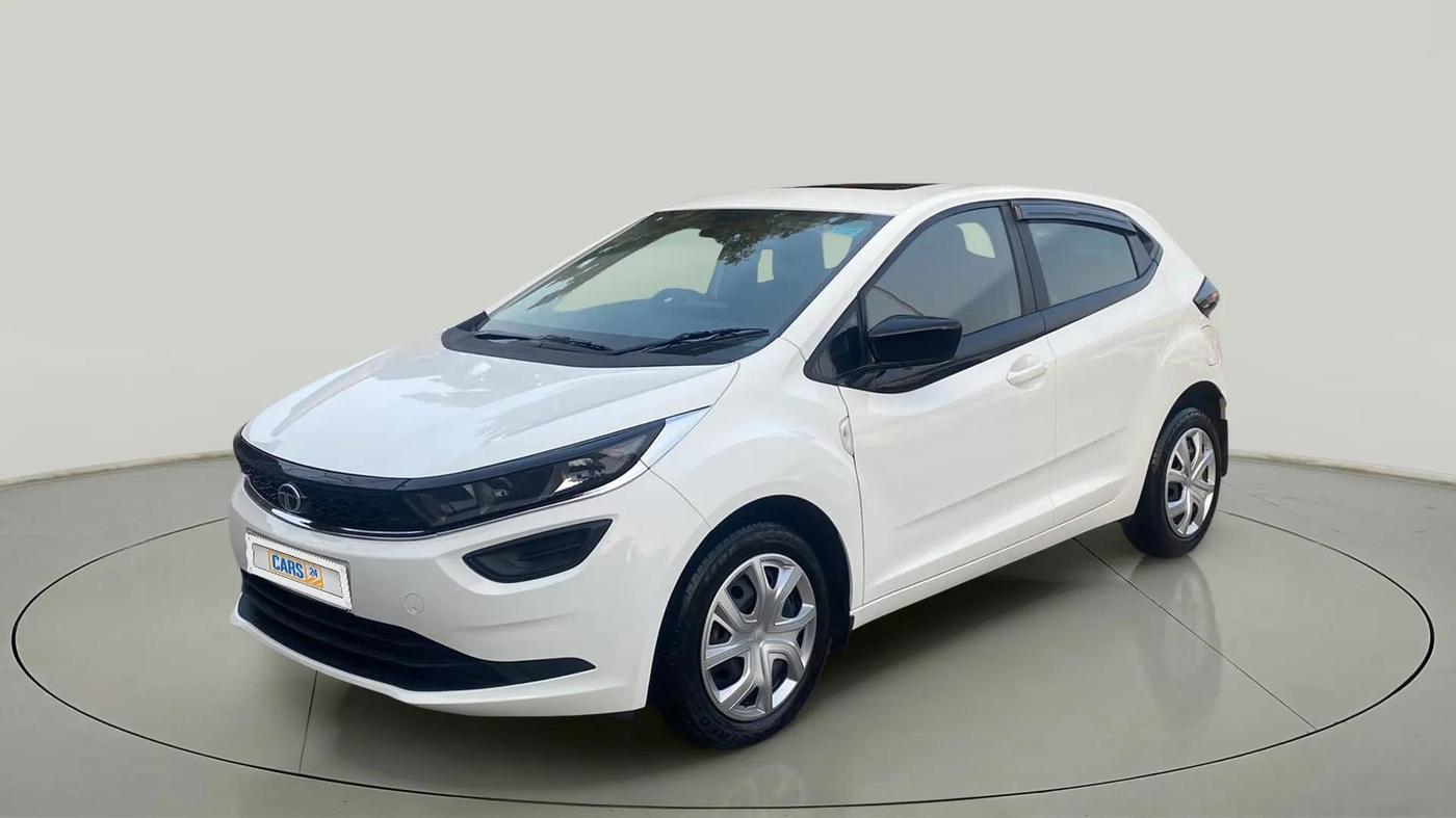 2024 Tata ALTROZ XM PLUS SUNROOF, Petrol, Manual, 10,592 km, Left Front Diagonal