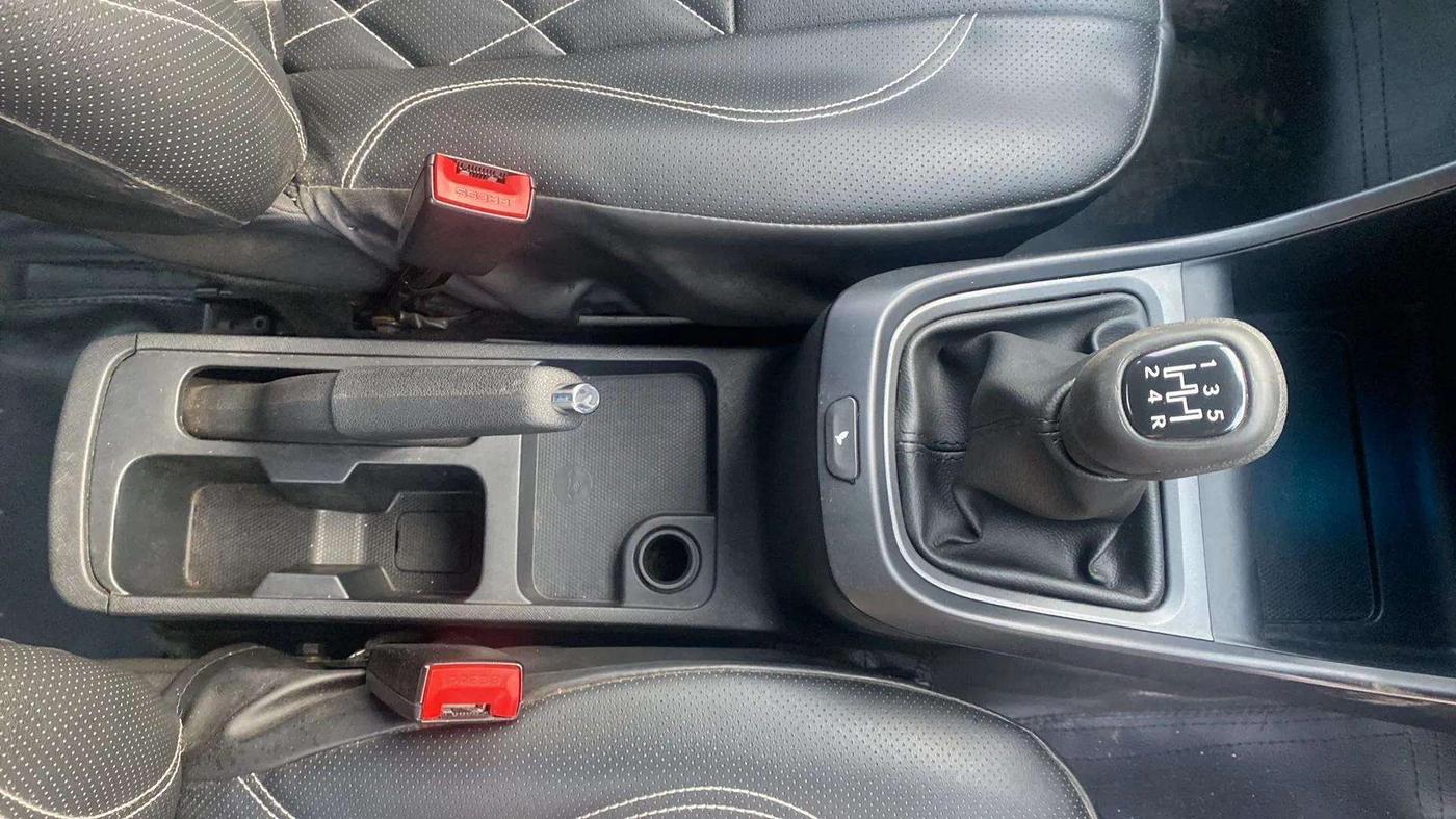 2024 Tata ALTROZ XM PLUS SUNROOF, Petrol, Manual, 10,592 km, Gear Lever