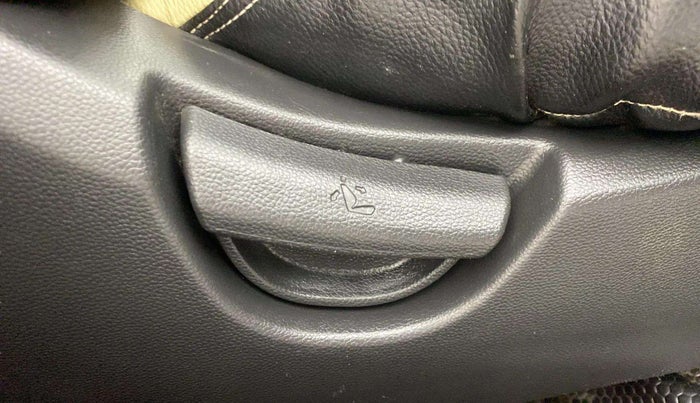 2018 Hyundai Grand i10 SPORTZ AT 1.2 KAPPA VTVT, Petrol, Automatic, 34,648 km, Driver Side Adjustment Panel