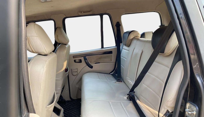 2022 Mahindra SCORPIO CLASSIC S11 7STR, Diesel, Manual, 50,119 km, Right Side Rear Door Cabin