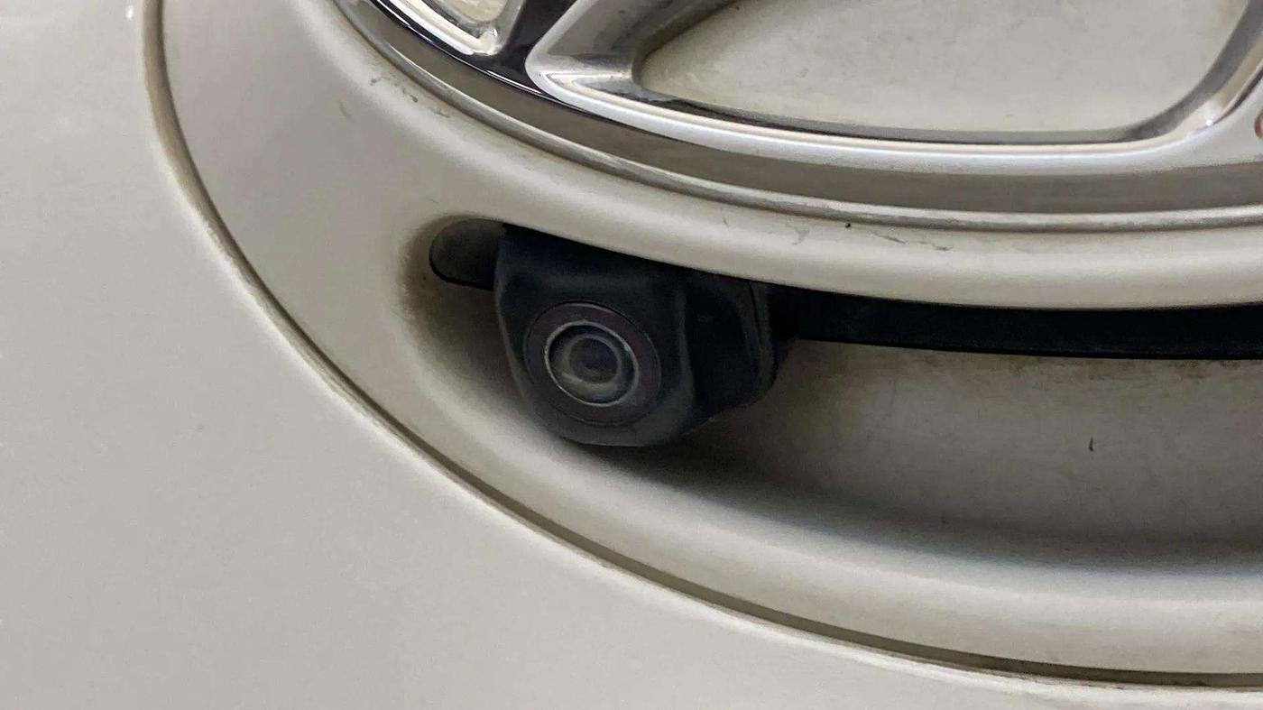 2017 Hyundai Grand i10 SPORTZ (O) AT 1.2 KAPPA VTVT, Petrol, Automatic, 68,276 km, Parking Camera