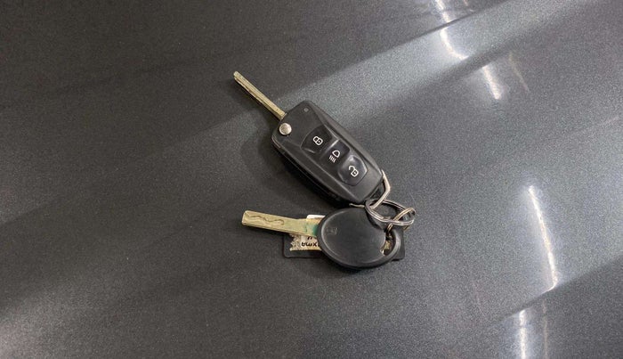 2020 Tata NEXON XMA PETROL, Petrol, Automatic, 39,997 km, Key Close Up