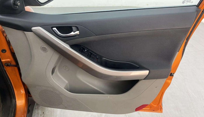 2019 Tata NEXON XZA PLUS PETROL DUAL TONE, Petrol, Automatic, 40,891 km, Driver Side Door Panels Control