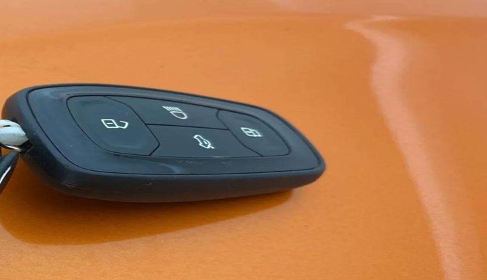 2019 Tata NEXON XZA PLUS PETROL DUAL TONE, Petrol, Automatic, 40,891 km, Key Close Up