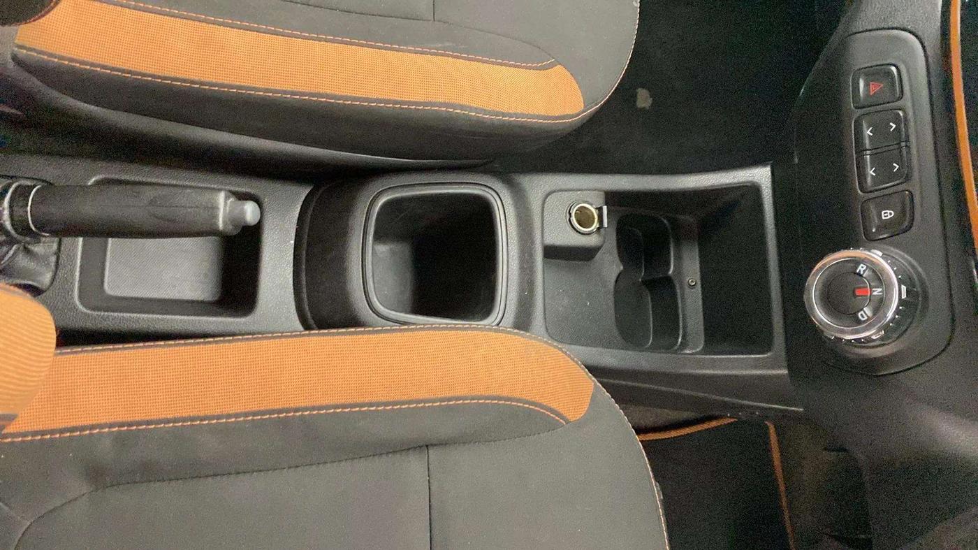 2017 Renault Kwid CLIMBER 1.0 AMT, Petrol, Automatic, 48,794 km, Gear Lever