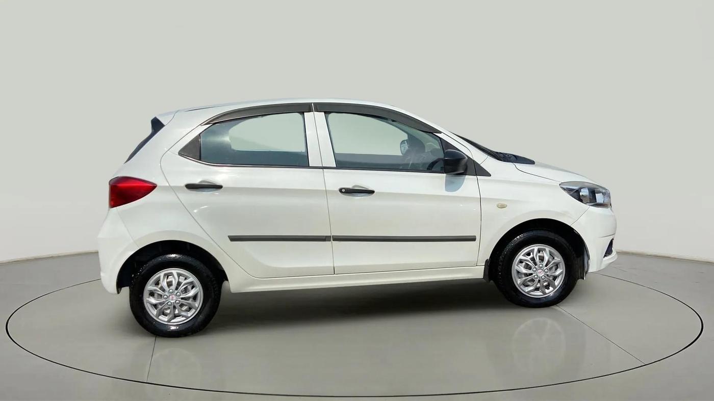 2018 Tata Tiago XM PETROL, Petrol, Manual, 57,286 km, Right Side View