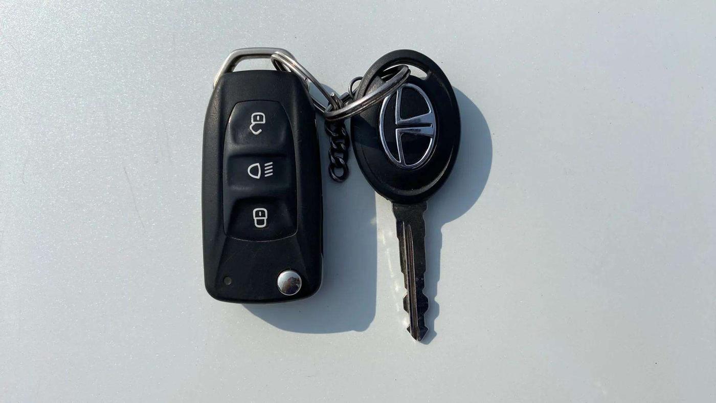 2018 Tata Tiago XM PETROL, Petrol, Manual, 57,286 km, Key Close Up