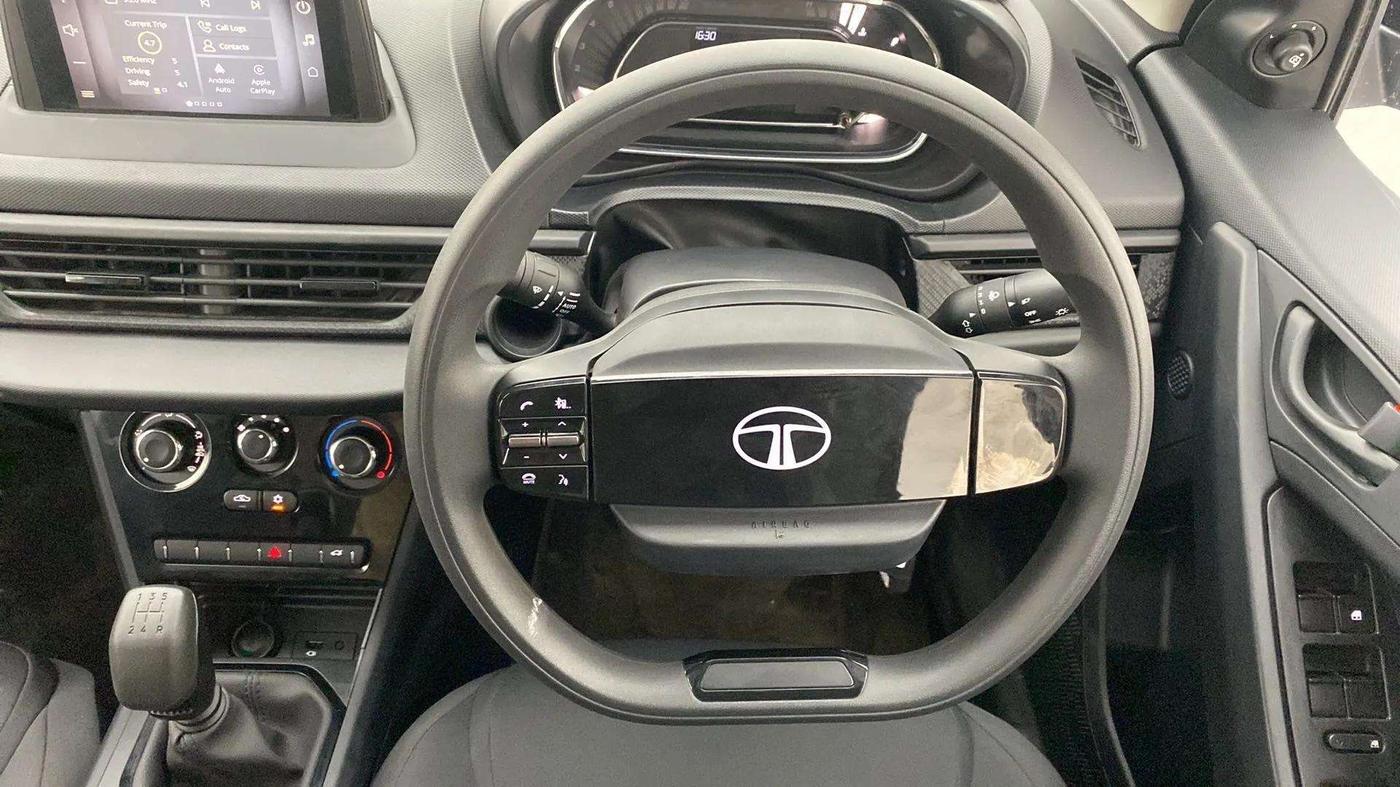 2024 Tata NEXON SMART PLUS S 1.2 REVOTRON, Petrol, Manual, 1,306 km, Steering Wheel Close Up