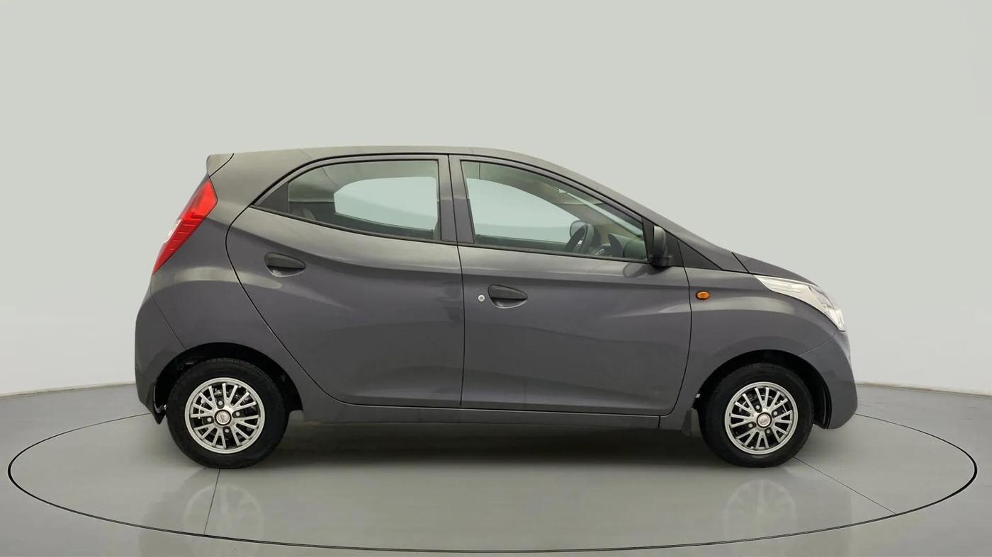 2017 Hyundai Eon ERA +, Petrol, Manual, 18,746 km, Right Side View