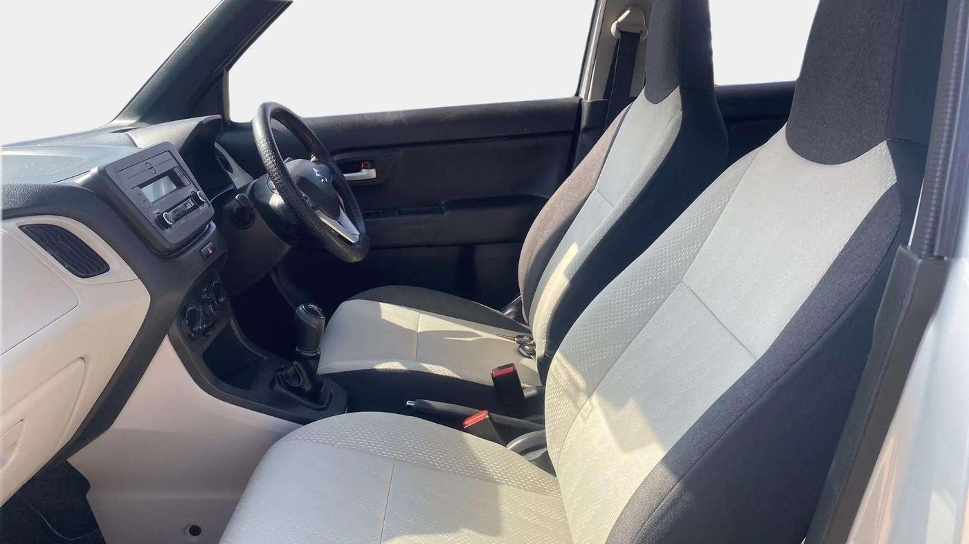 2022 Maruti New Wagon-R ZXI 1.2, Petrol, Manual, 36,319 km, Right Side Front Door Cabin